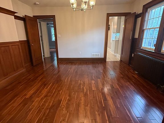 5th image of 368 Mount Pleasant Rd