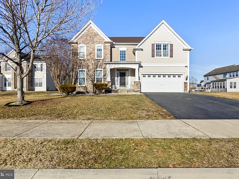 84 Wyndale Ct — Photo 1