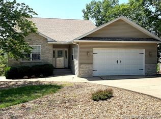 1006 Eagle Dr, Lake Ozark, MO 65049