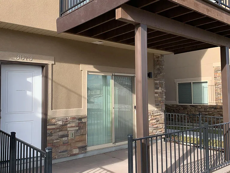 3873 S 1530 W — Photo 9