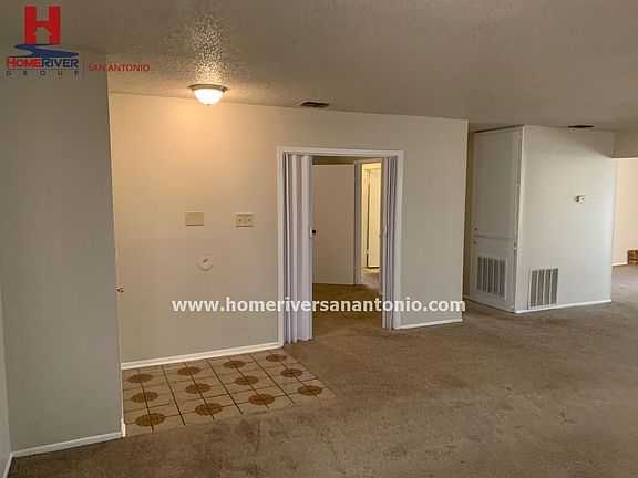 2nd image of 8422 Oak Fence St