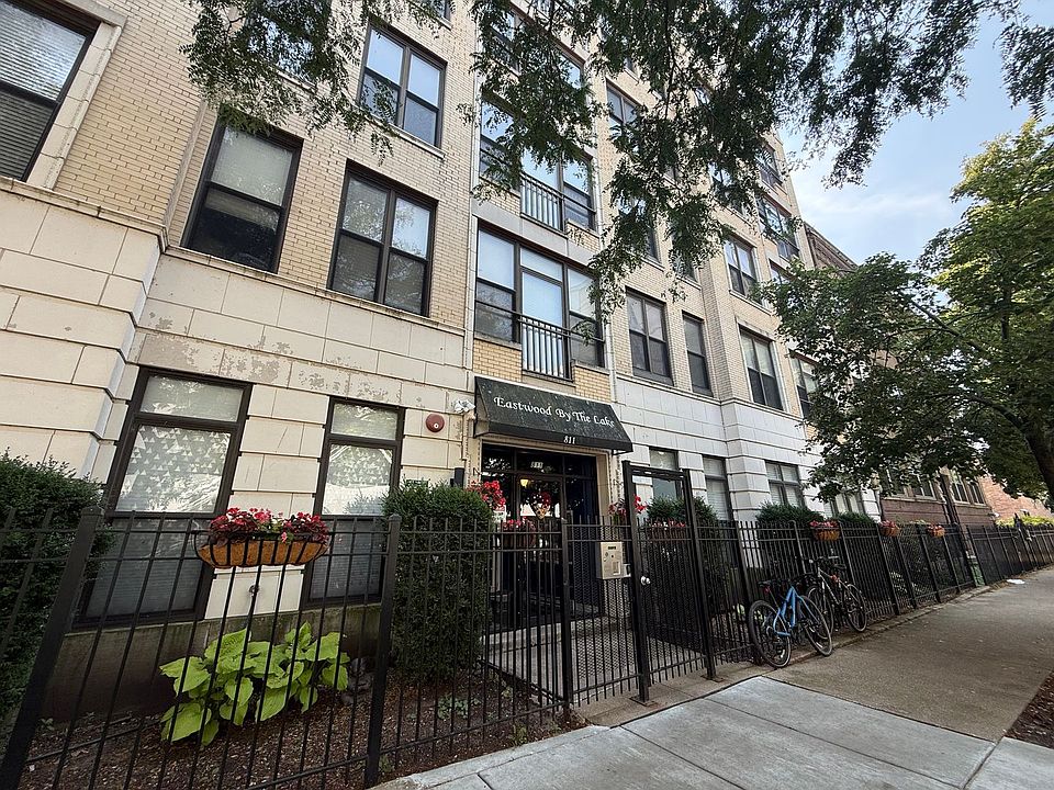 1st image of 811 W Eastwood Ave APT 104