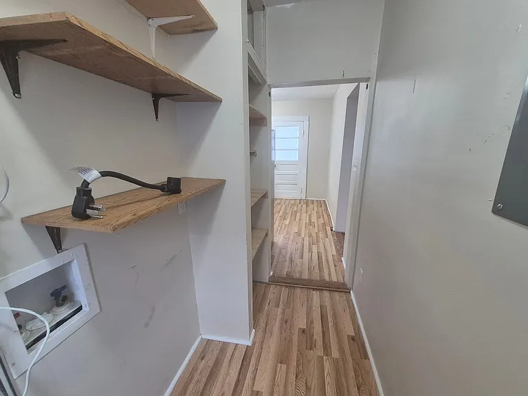 25 Howard Ave — Photo 10
