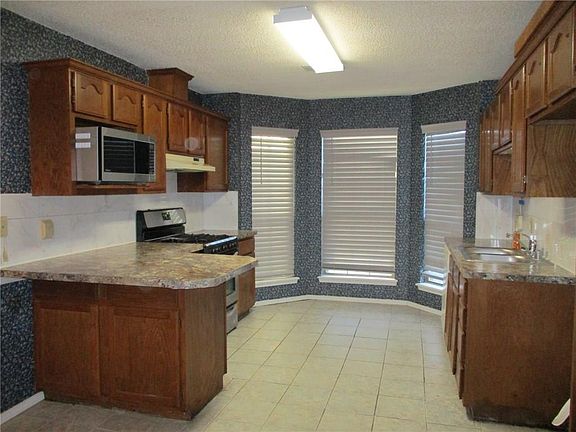 4th image of 2213 Marble Cir