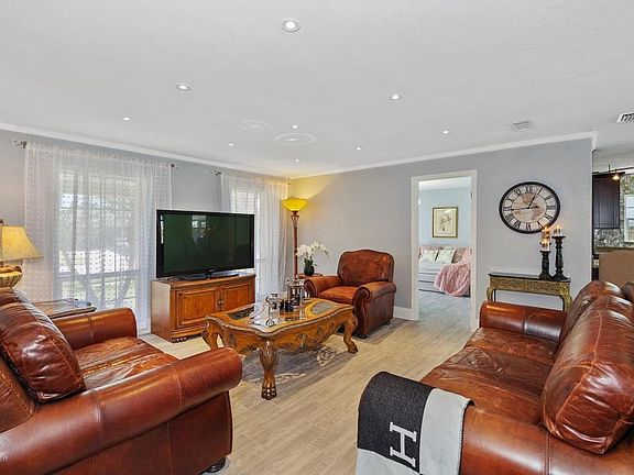 5th image of 1602 Wall Dr