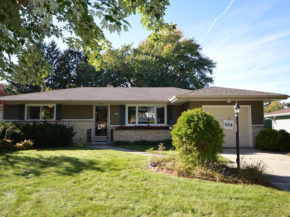 1st image of 404 Willow LANE