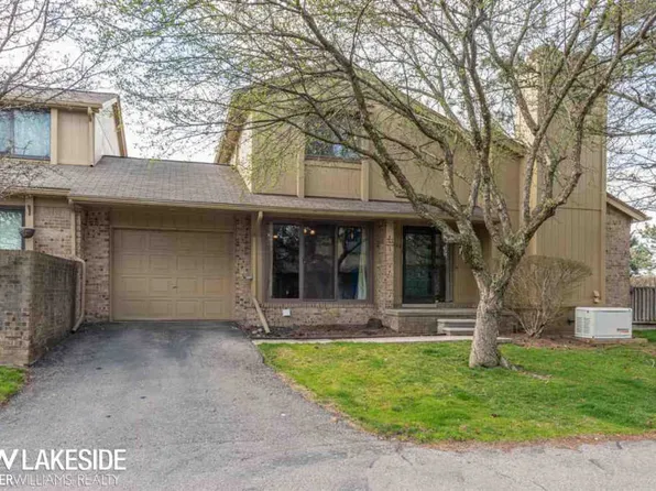 1652 S Hill Cir #1, Bloomfield Hills, MI 48304