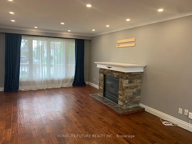 316 Walmer Rd — Photo 8