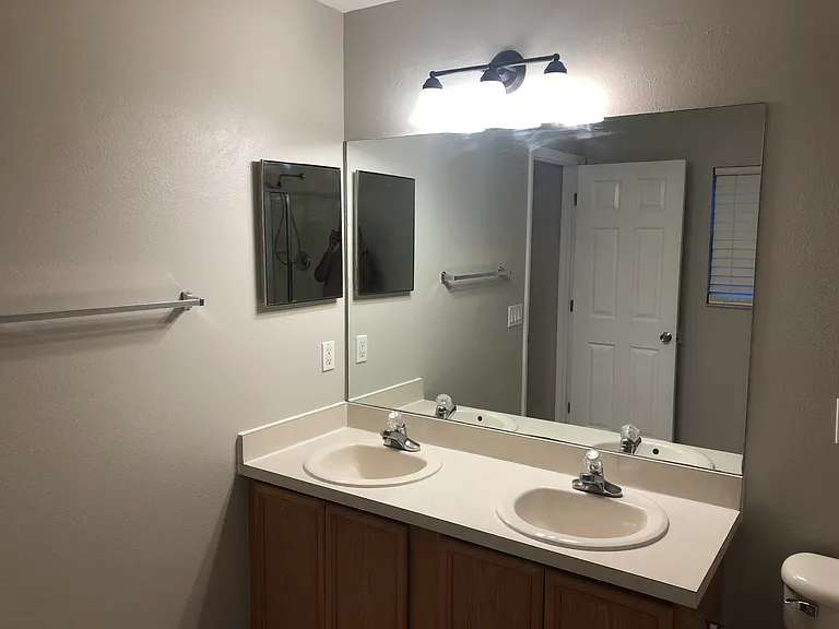 17551 Sandgate Ct — Photo 52