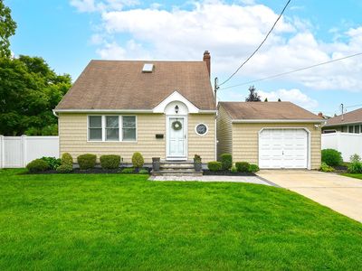 20 Kossuth Street, Deer Park, NY, 11729