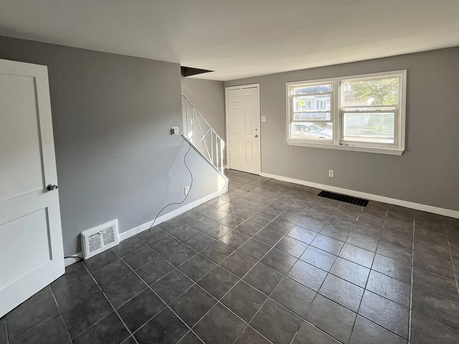 2 bed, 980 sqft, $1,400 — Photo 2