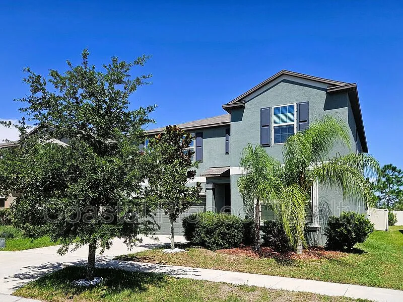 6 bed, 3.0 bath, 3362 sqft, $3,100 — Photo 2
