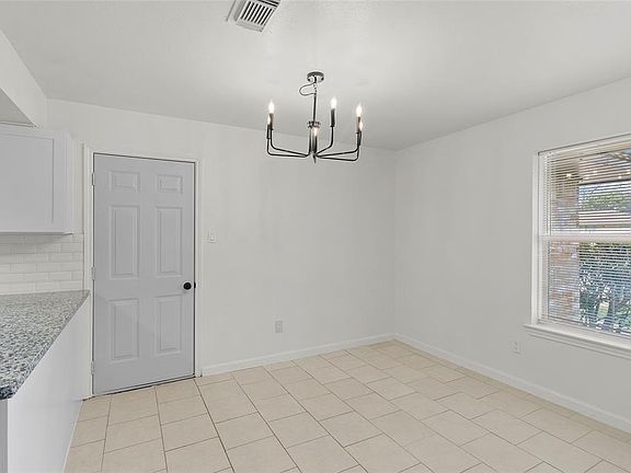 4th image of 6339 Oaknut Drive