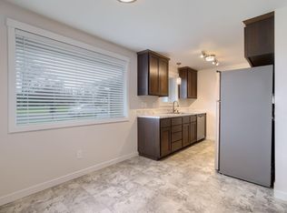 863 SE 6th Ave, Oak Harbor, WA 98277