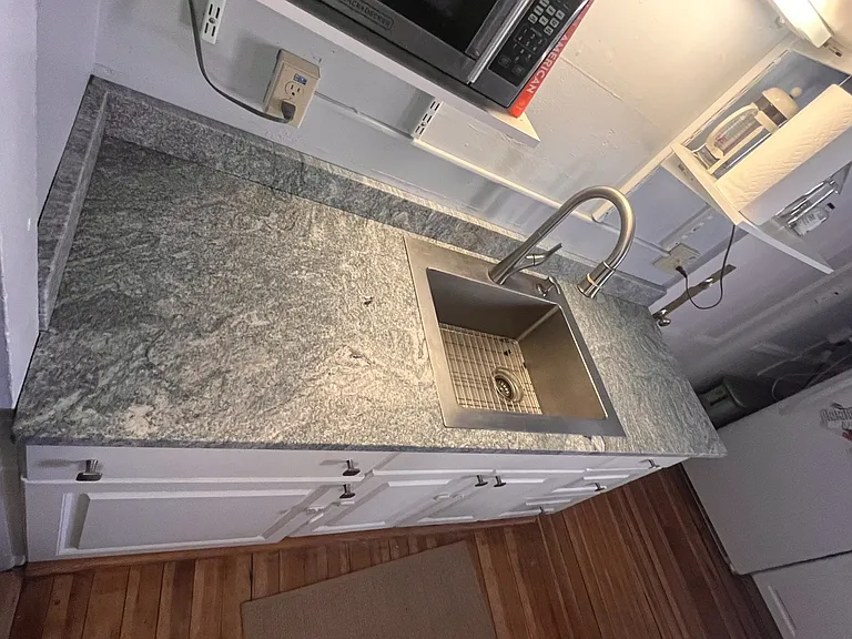 69 S Pleasant St #8 — Photo 4