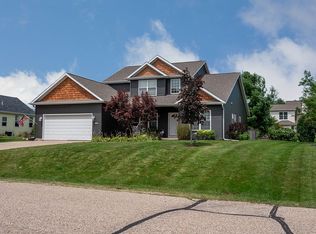 404 Maple Ln, Williams Bay, WI 53191