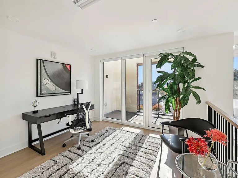 14 Lincoln Pl — Photo 8