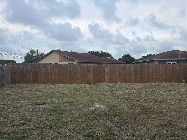 2306 Vialoux Dr — Photo 10