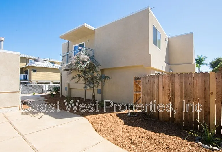 120 Phoebe St #2 — Photo 6