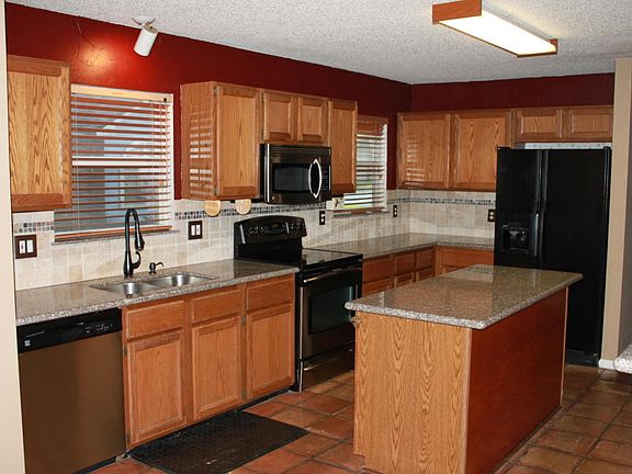 4th image of 1562 Crabapple Cove Ct N