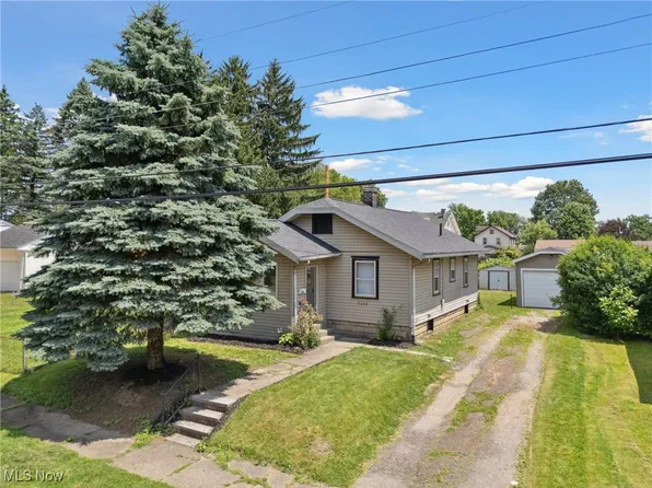 2602 Fletcher Ave NE, Canton, OH 44705