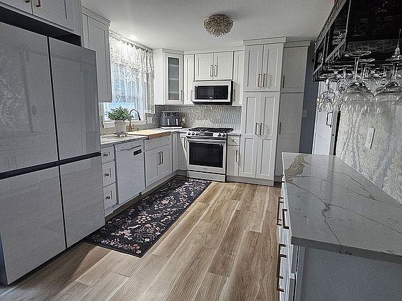 4th image of 132 Lakedale Dr