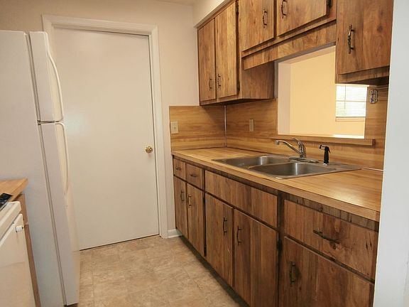 5th image of 4408 Packard Dr