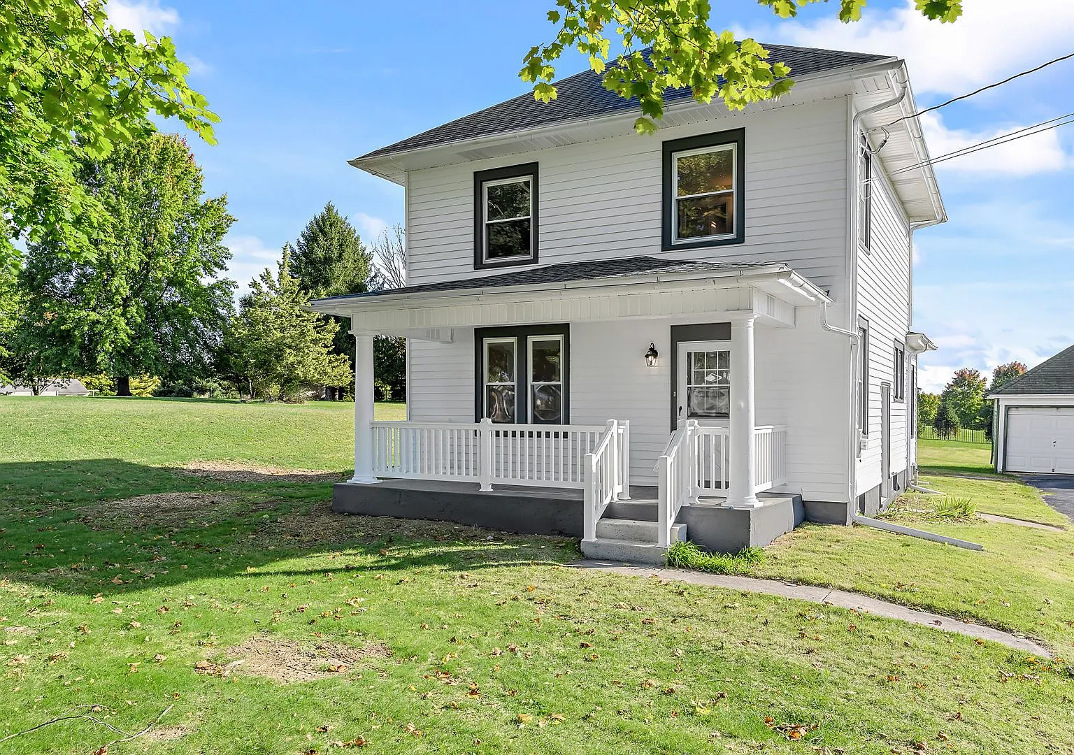 Charming updated farmhouse — Photo 1