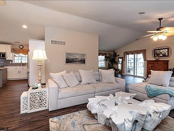 4th image of 3706 Westminster Ln