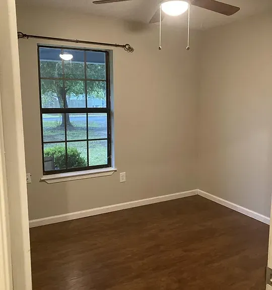 285 Willow Ave — Photo 8