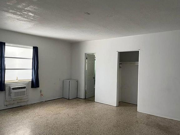 5th image of 6480 Miami Dr #112