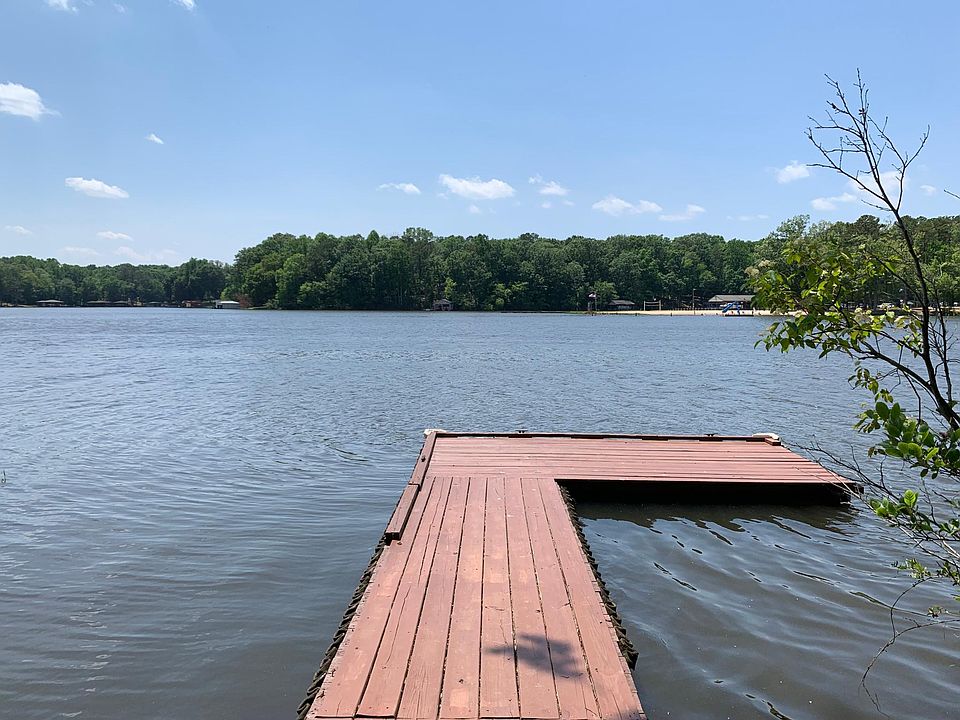 1st image of 33 Forest Ct