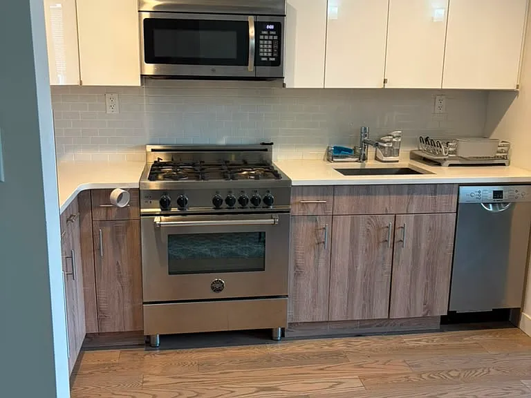 557 Hart St #2A — Photo 7