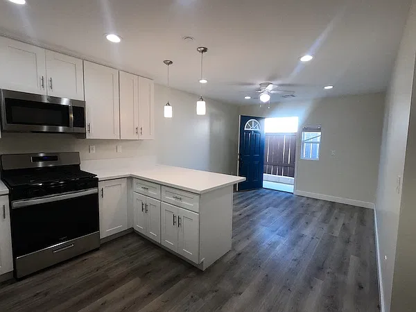 1 bed, 450 sqft, $1,700 — Photo 4