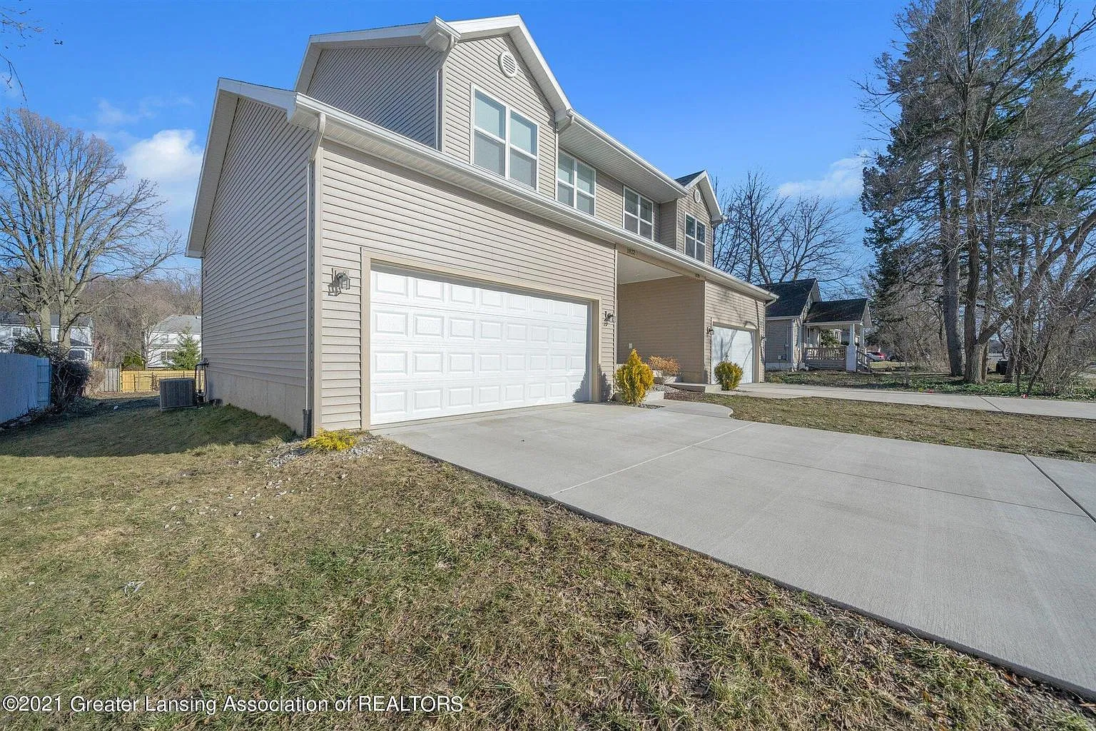 3 bed, 1408 sqft, $1,900 — Photo 2