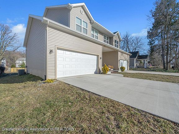 2nd image of 1820 Coolidge Rd #1