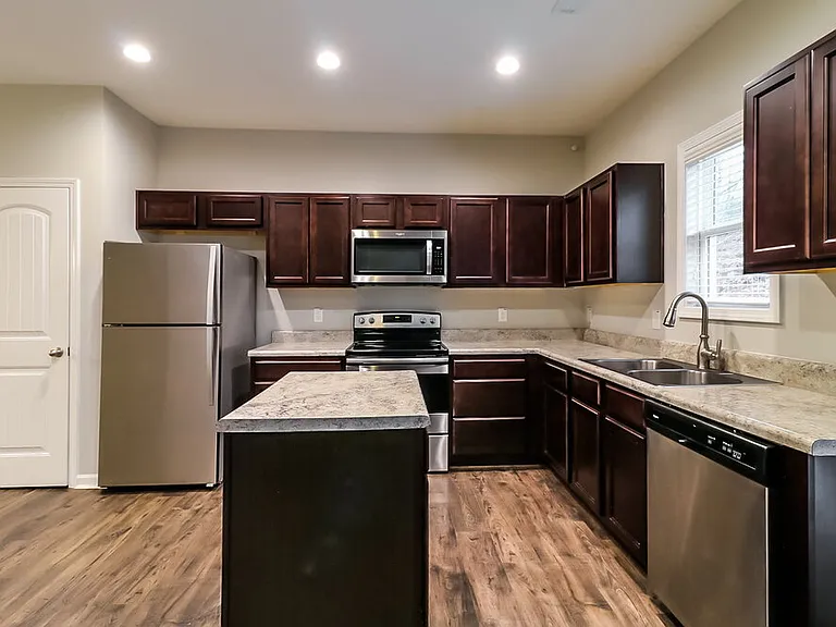 155 Oakdale Ave — Photo 8