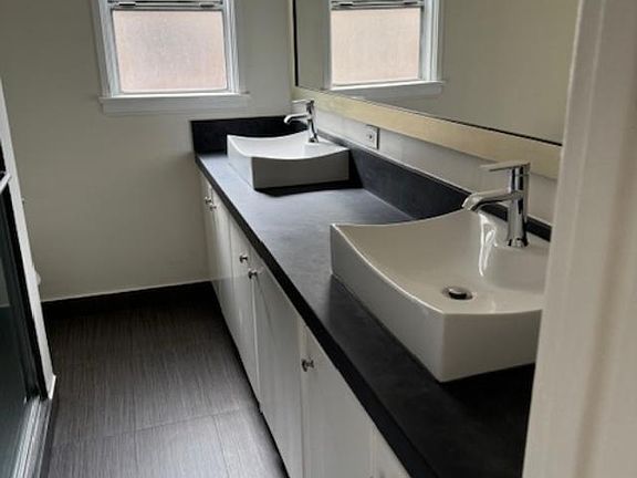 5th image of 816 N Poinsettia Pl #1