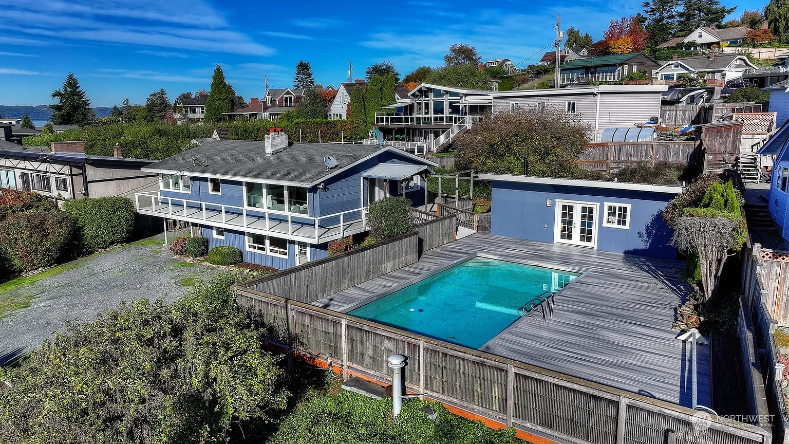 4817 4819 Tok A Lou Avenue NE photo 1