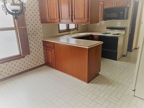 Kitchen entering from garage
