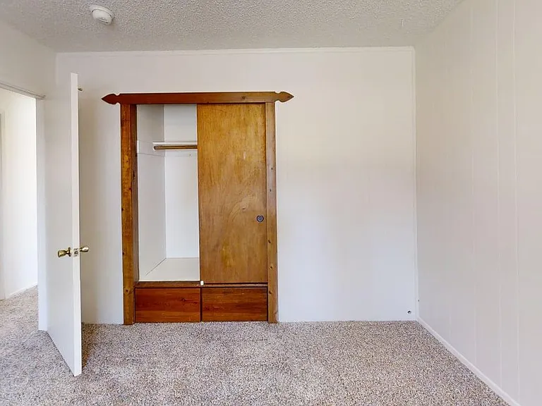 472 Roosevelt St — Photo 8