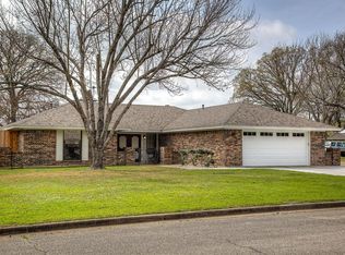 1107 Tanglewood Dr, Greenville, TX 75402