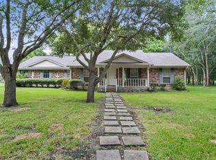 17807 Windmill Rd, Damon, TX 77430