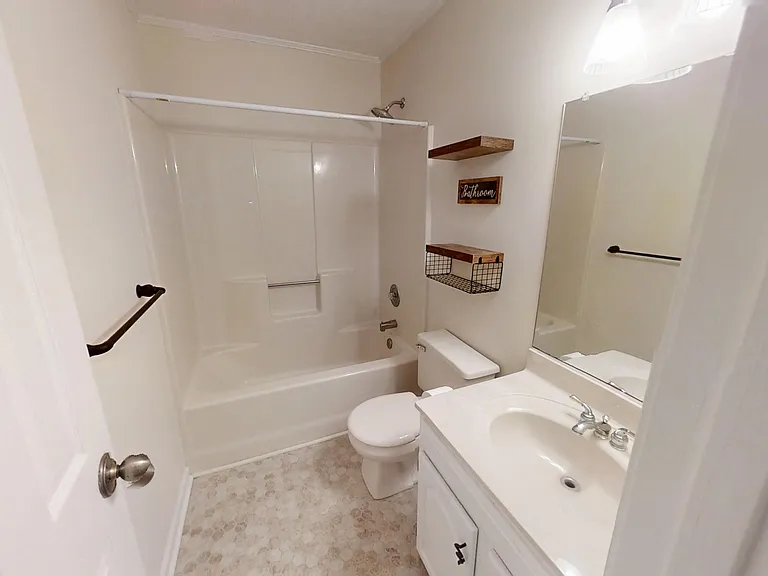 104 Penrith Ct — Photo 18
