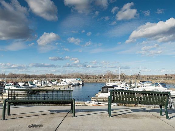 3rd image of 334 Columbia Point Dr