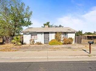 1692 Country Club Dr, Madera, CA 93638