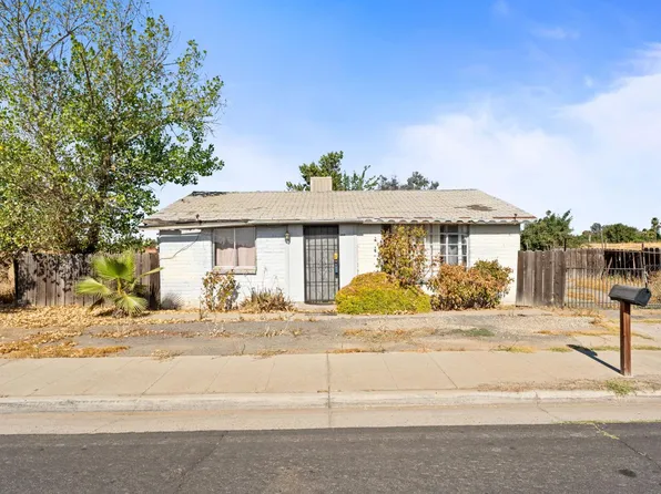 1692 Country Club Dr, Madera, CA 93638