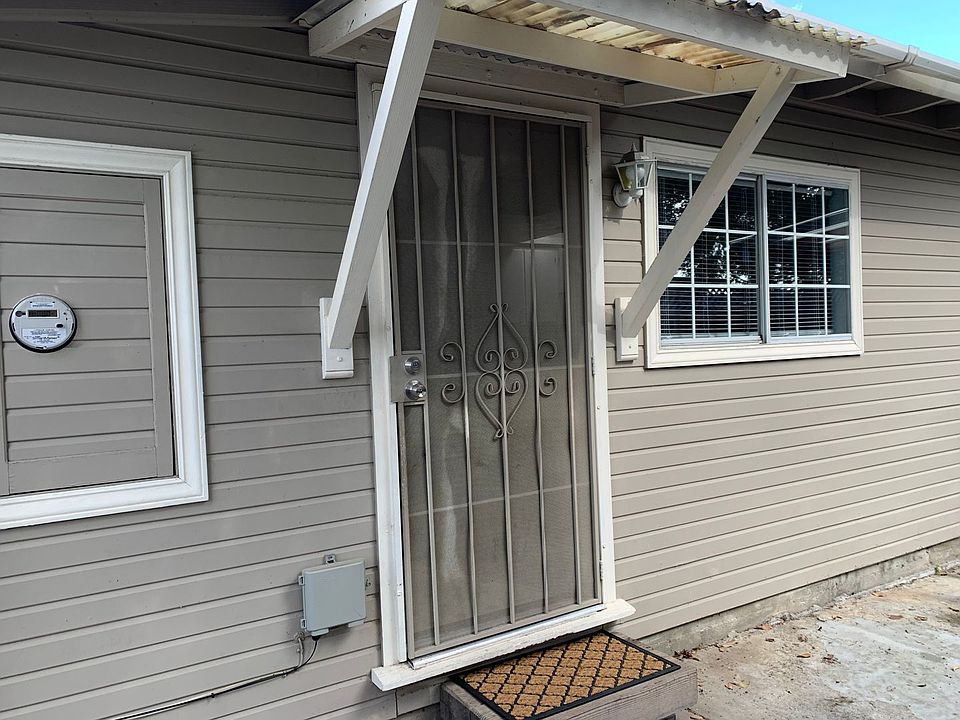 1st image of 14850 Elton Dr #B