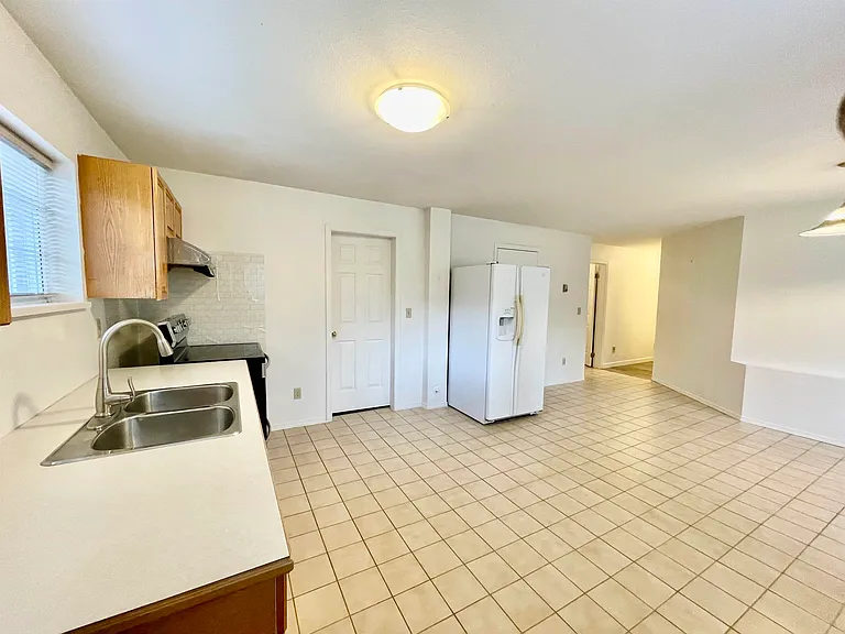 1073X Walnut Close #LOWER LEVEL — Photo 4