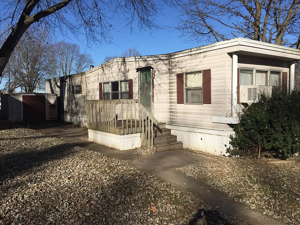 42 Hillview St